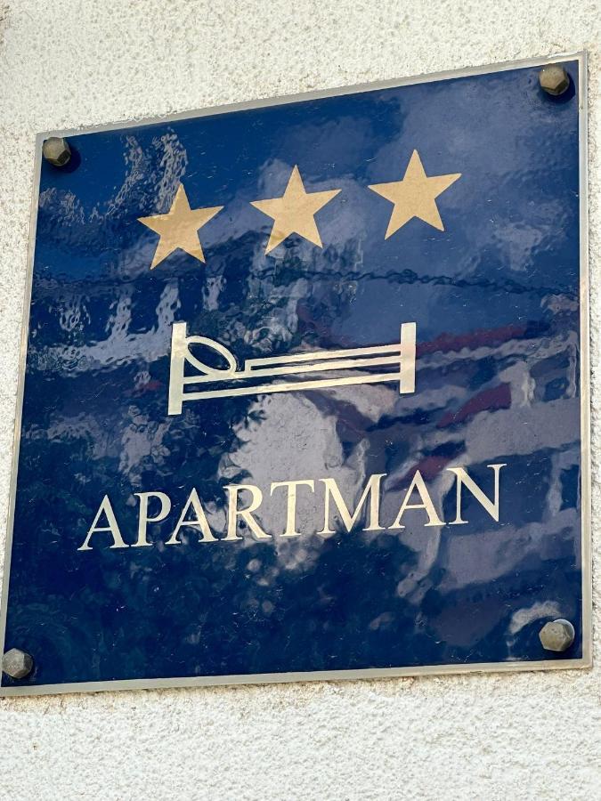 Apartmani Karlobag Eksteriør bilde