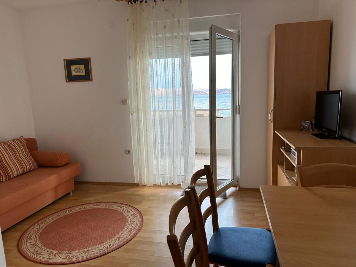 Apartmani Karlobag Eksteriør bilde